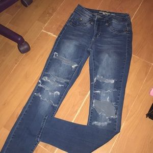 Distressed Sz 5 YMI butt lift jeans